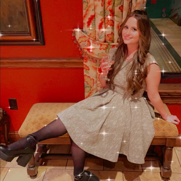 Meet your Posher, Sierra - Picture 1 of 1